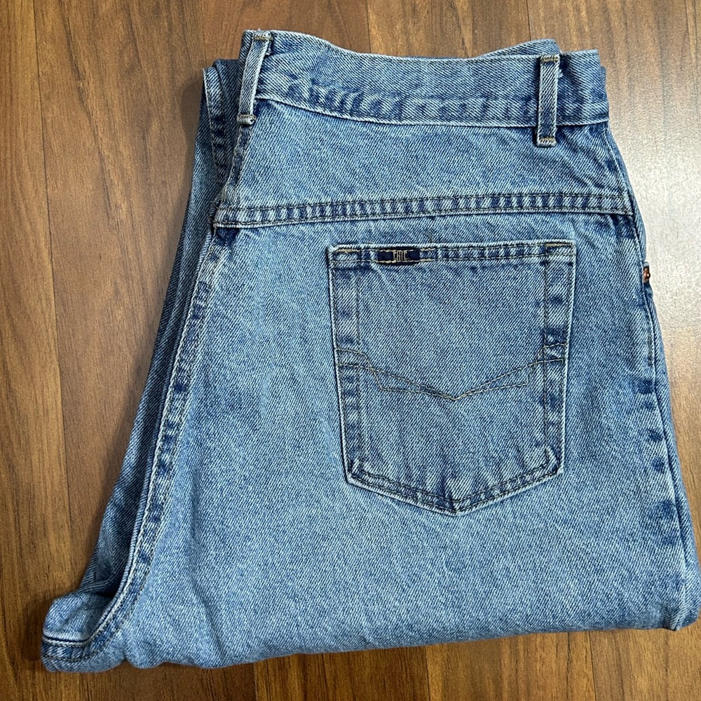 Vintage 90's CHIC Women's  Light Blue High Rise  Mom Jeans Size W32